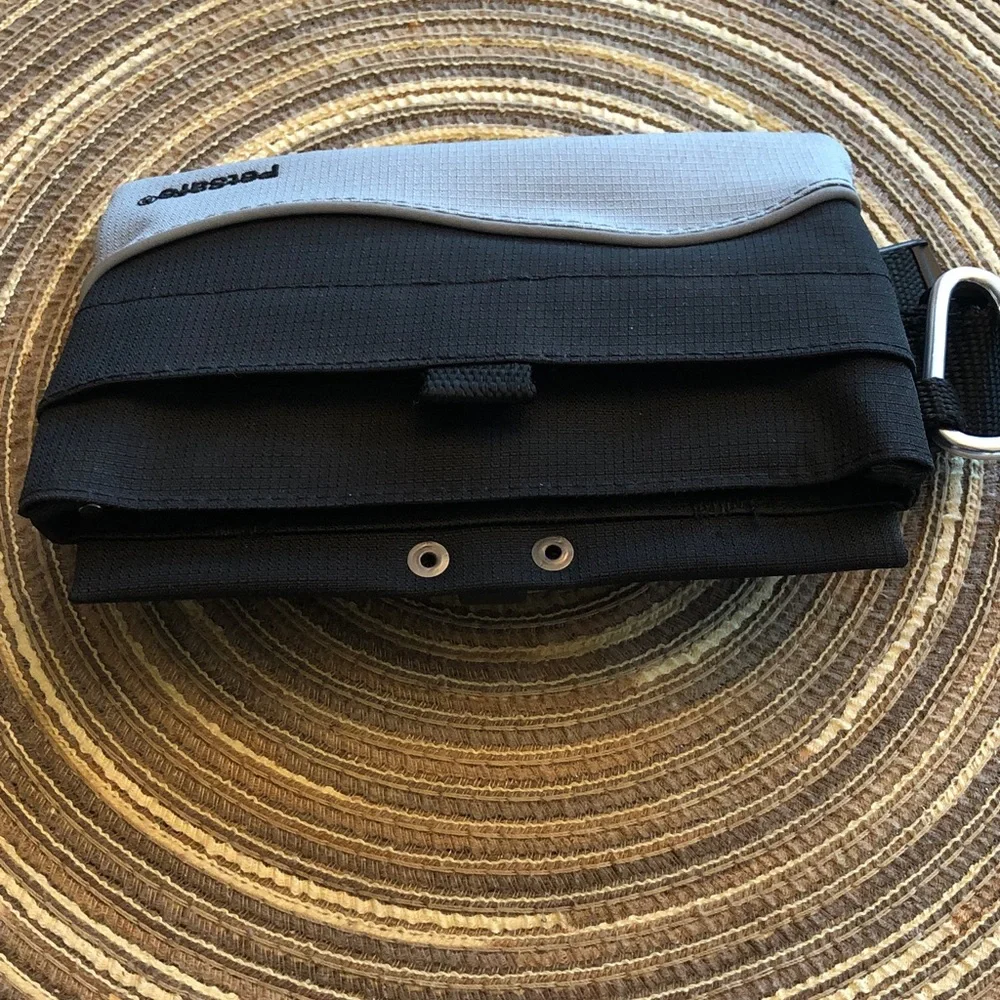 PetSafe Dog Training Treat Pouch With Adjustable Belt BRAND NEW!!